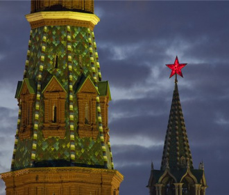 Уже 75 лет рубиновые звезды Кремля сияют над Москвой